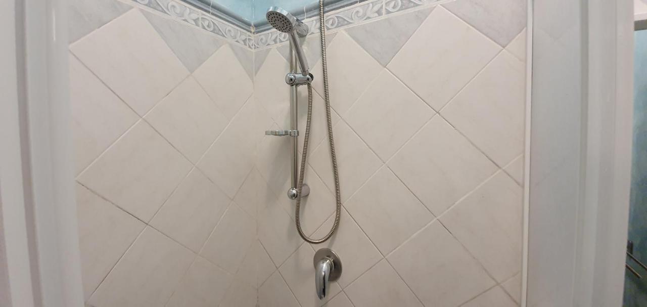 Hotel Napol-In Napoli Esterno foto
