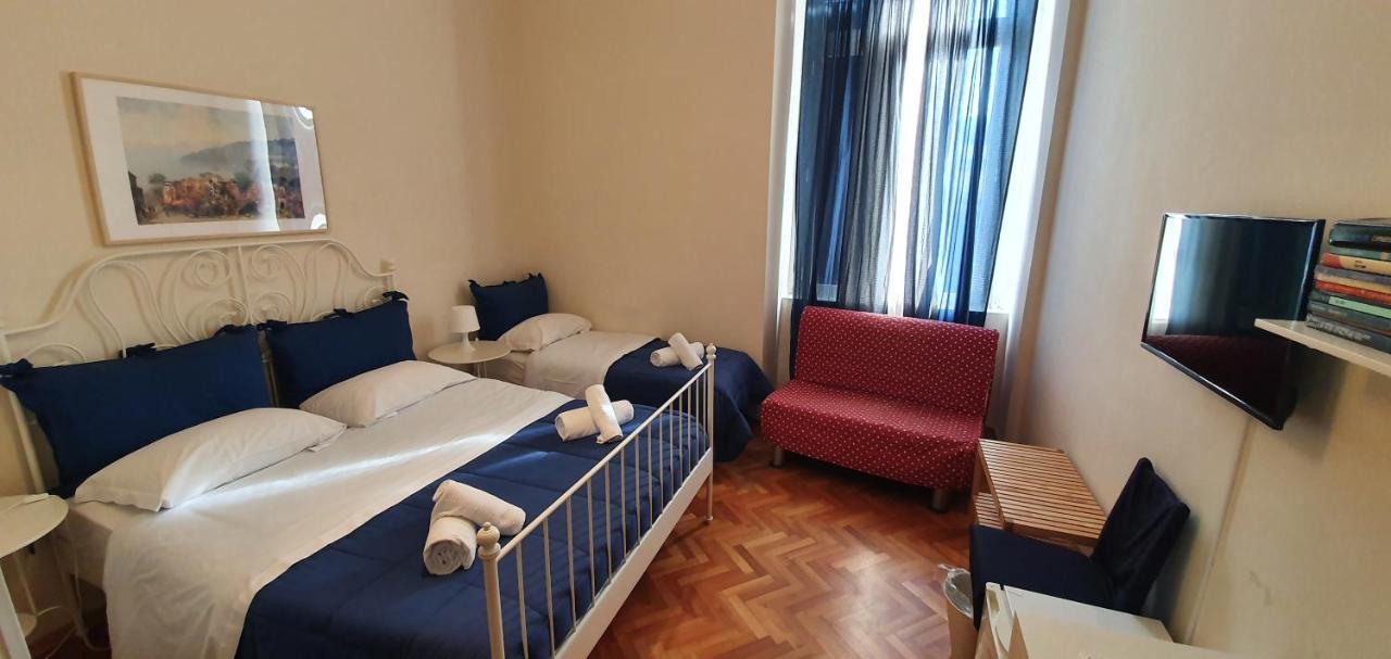 Hotel Napol-In Napoli Esterno foto