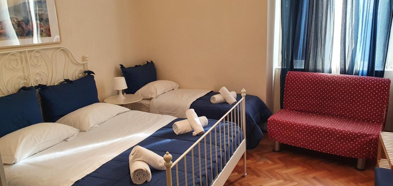 Hotel Napol-In Napoli Esterno foto