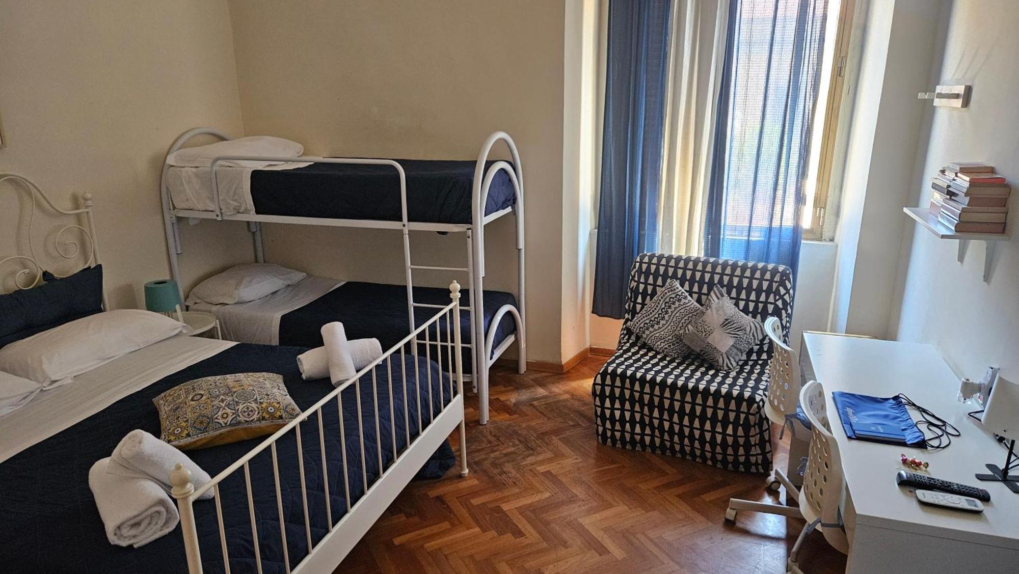 Hotel Napol-In Napoli Esterno foto