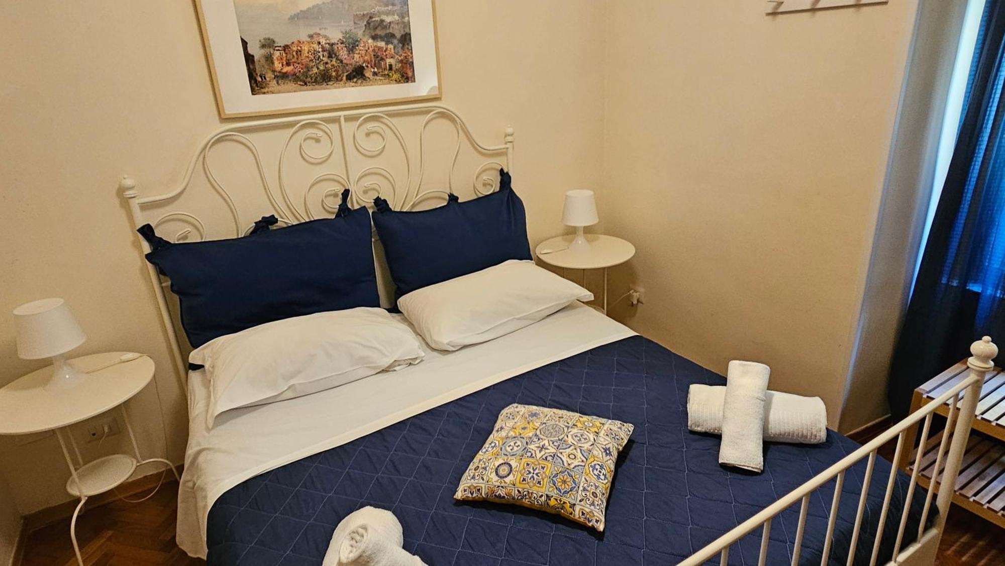 Hotel Napol-In Napoli Esterno foto