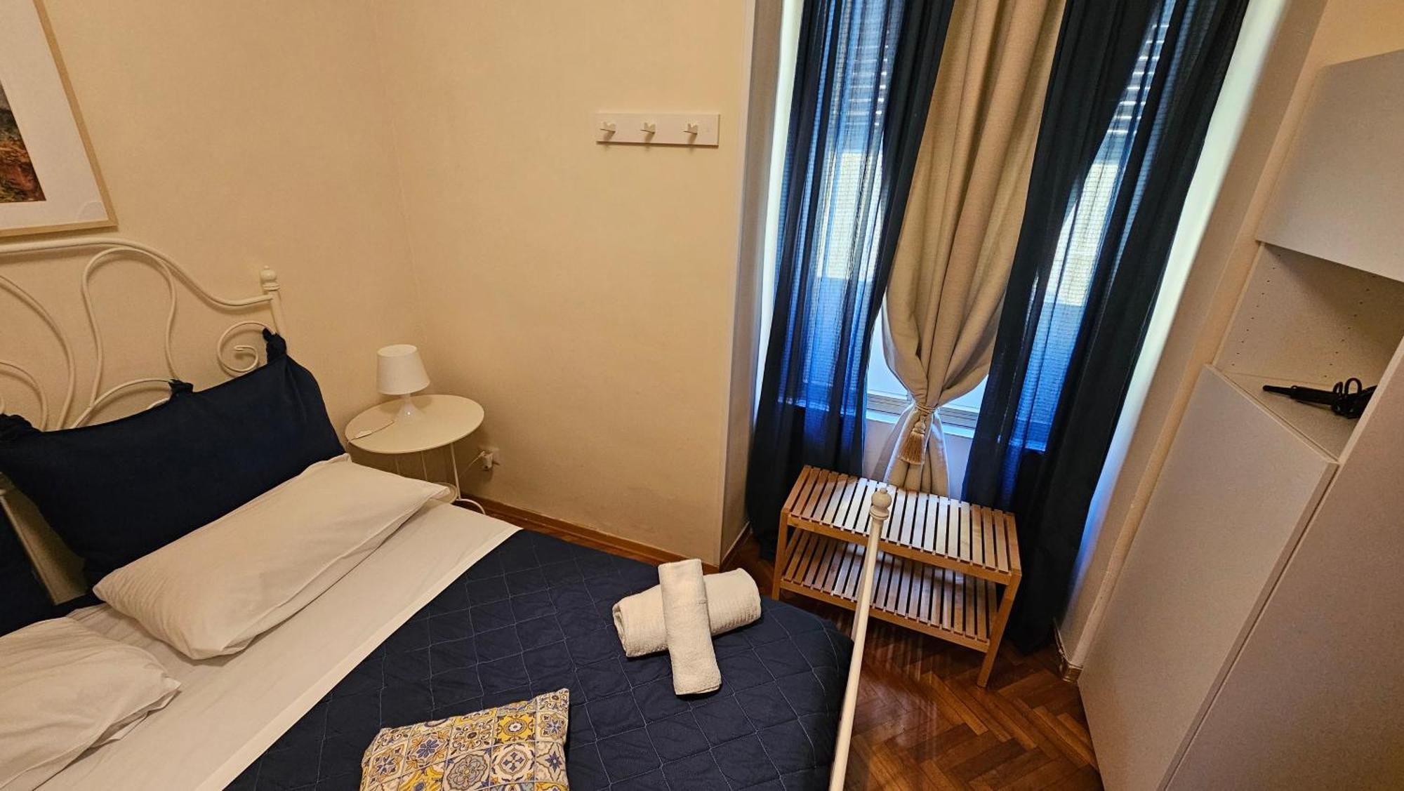 Hotel Napol-In Napoli Esterno foto